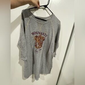 Warner Bros. Hogwarts Gray and Maroon Long Sleeve Tee